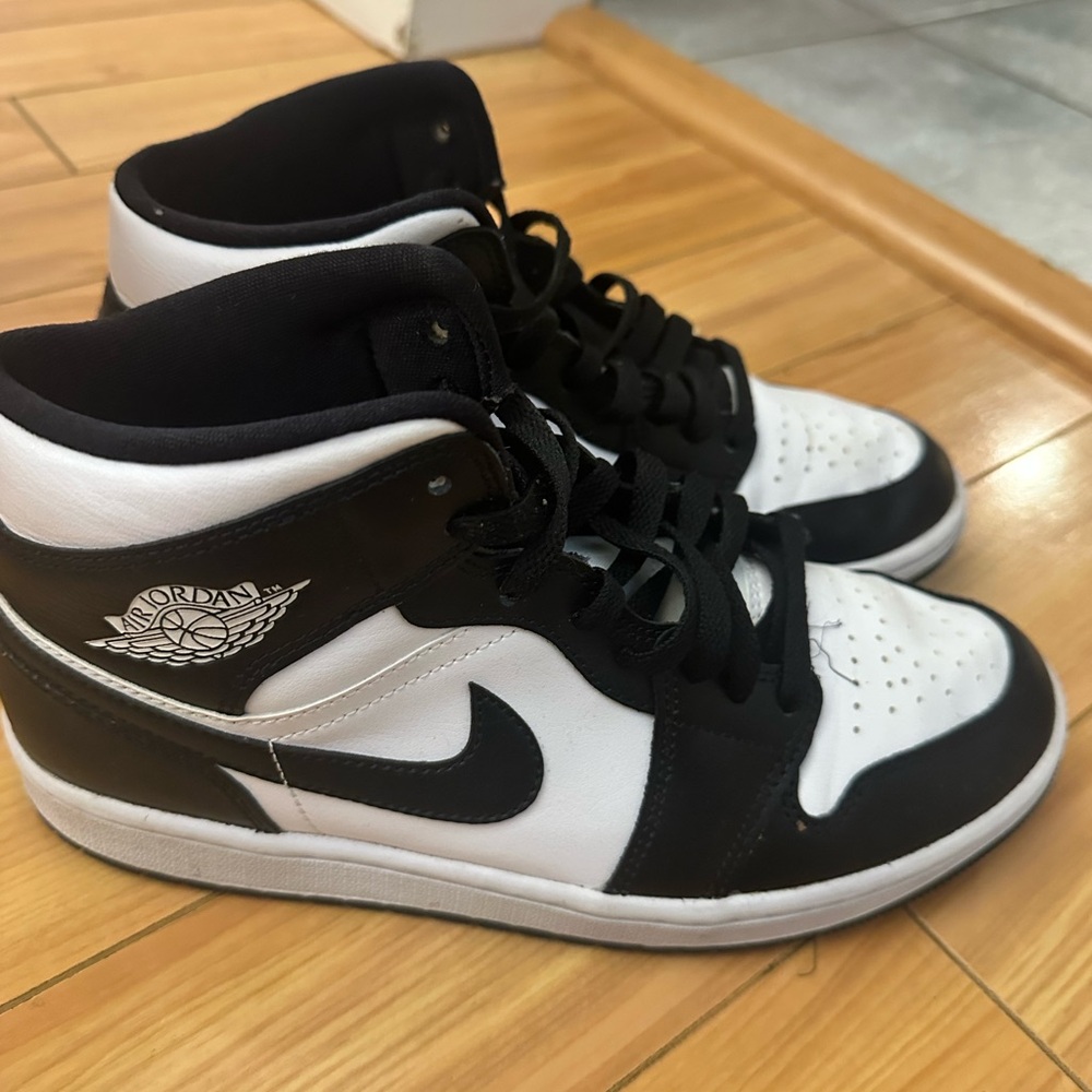 Unisex Jordan Black and White High-Top Sneakers